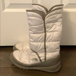 North Fave White Snowboot